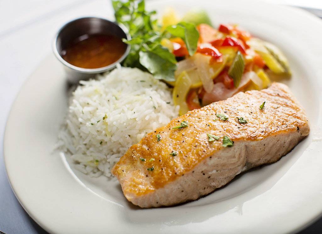 Zs Oyster Bar & Steakhouse | restaurant | 101 Whittington Pkwy, Louisville, KY 40222, USA | 5024298000 OR +1 502-429-8000