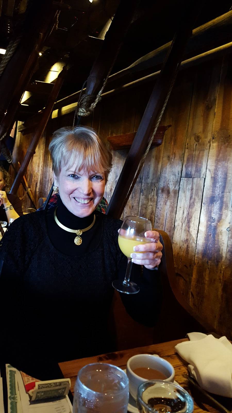 Colemans Crystal Lake Bar | restaurant | 7608 S Virginia Rd, Crystal Lake, IL 60014, USA | 8154449390 OR +1 815-444-9390