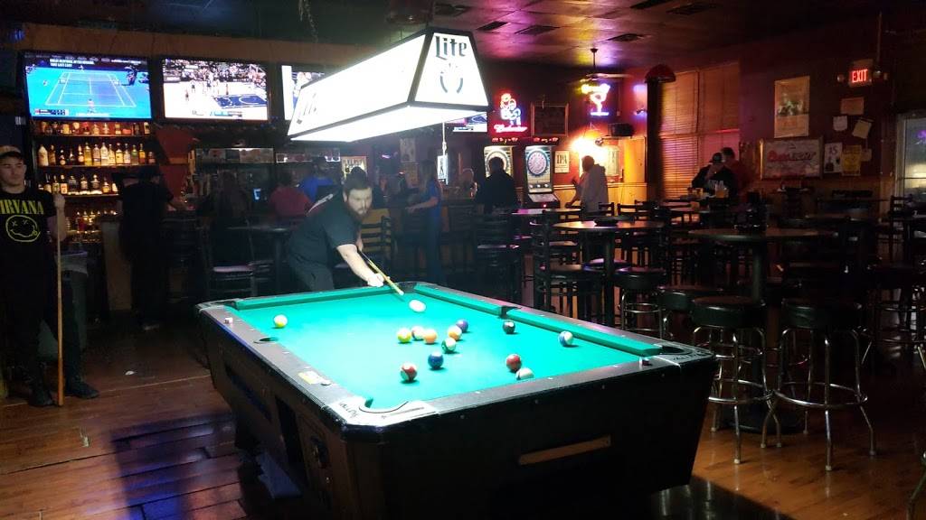 Blue Chips Sports Pub & Grill | restaurant | 7815 Montvue Rd NW, Knoxville, TN 37919, USA | 8656901763 OR +1 865-690-1763