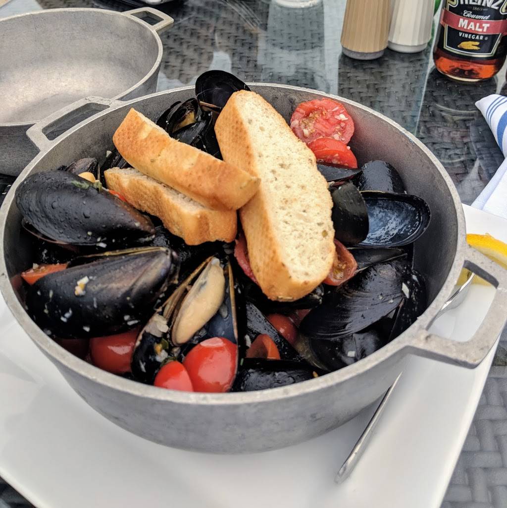 Crazy Oyster | restaurant | Tobay Beach Access Path, Massapequa, NY 11758, USA | 5168261292 OR +1 516-826-1292