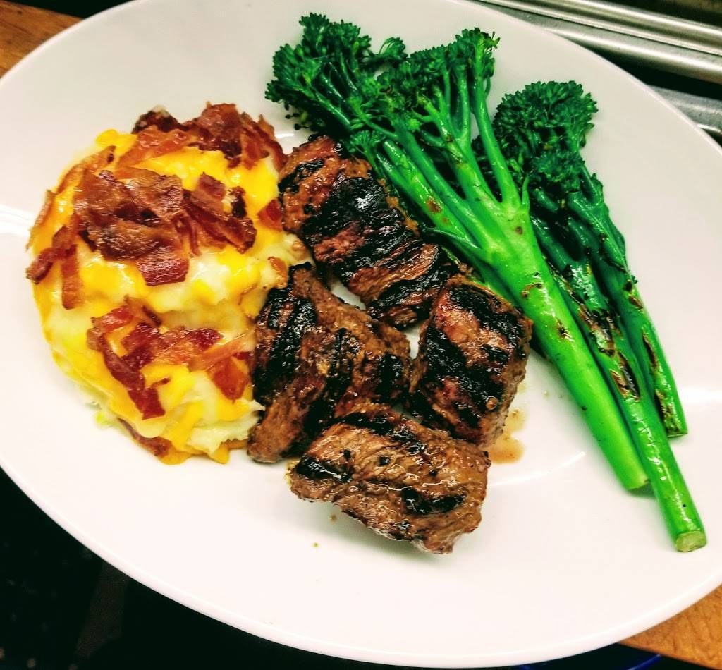 Waterfront Bar and Grill | restaurant | 170 Water St # 170, Plymouth, MA 02360, USA | 5085918393 OR +1 508-591-8393