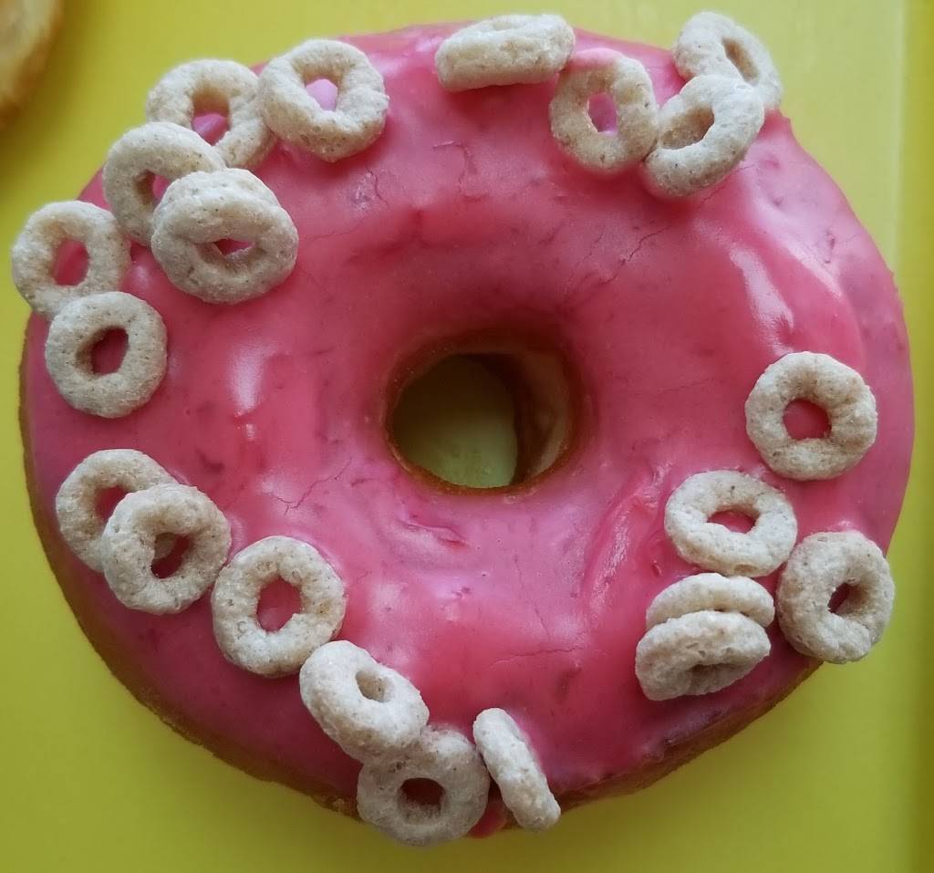 The Family Donuts | bakery | 3245 Forest Ln, Garland, TX 75042, USA | 9722724639 OR +1 972-272-4639