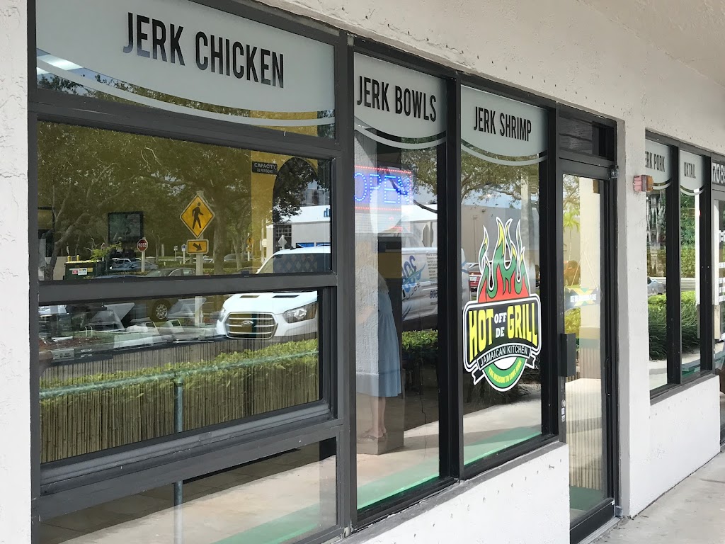 Hot Off De Grill | restaurant | 17085 Pines Blvd, Pembroke Pines, FL 33027, USA | 9545895334 OR +1 954-589-5334