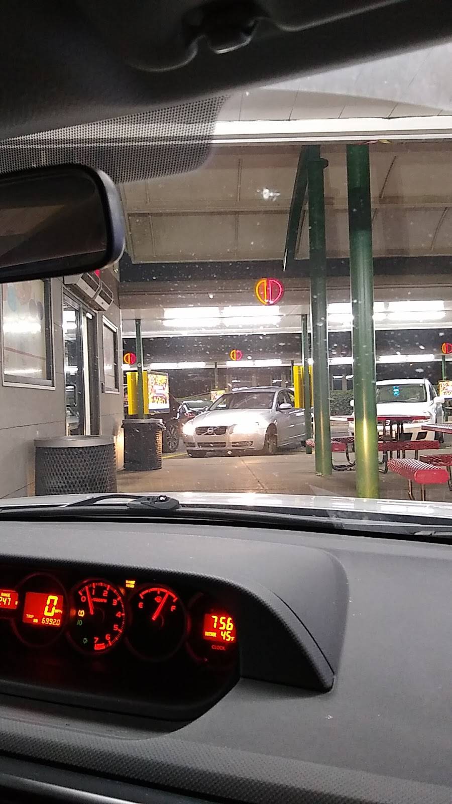 Sonic Drive-In | restaurant | 3910 Gallatin Pike, Nashville, TN 37216, USA | 6152260050 OR +1 615-226-0050