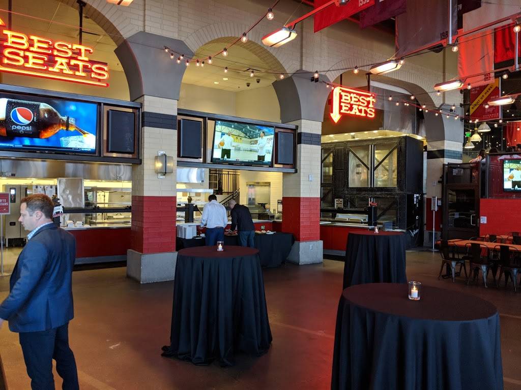 Bourbon Pub | restaurant | 4900 Marie P DeBartolo Way, Santa Clara, CA 95054, USA | 4082172490 OR +1 408-217-2490