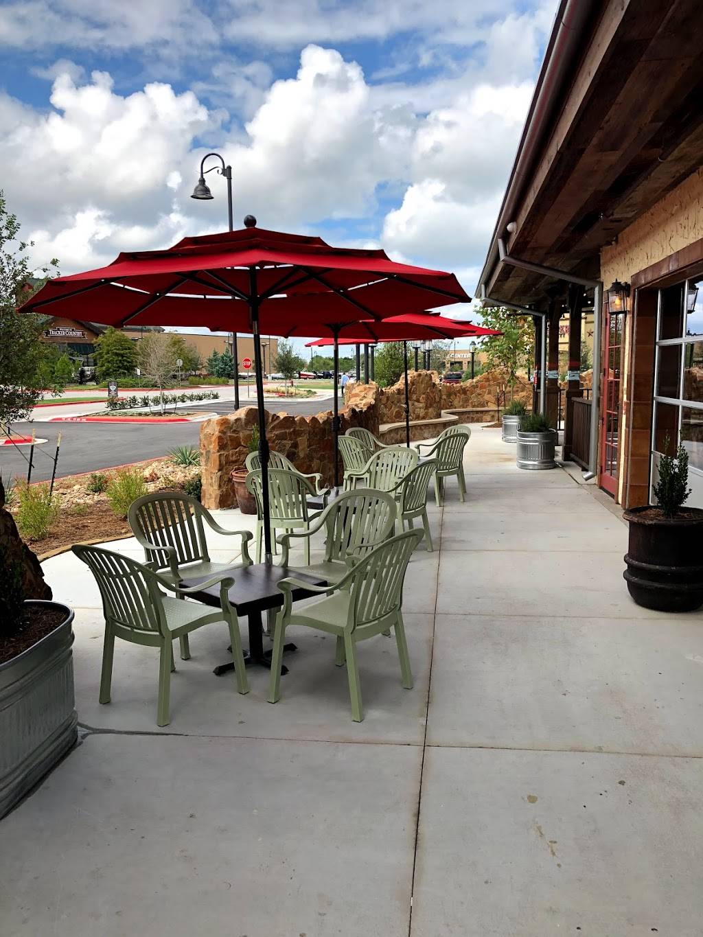 Lupe Tortilla | restaurant | 240 Bass Pro Dr, Round Rock, TX 78665, USA | 5129752440 OR +1 512-975-2440