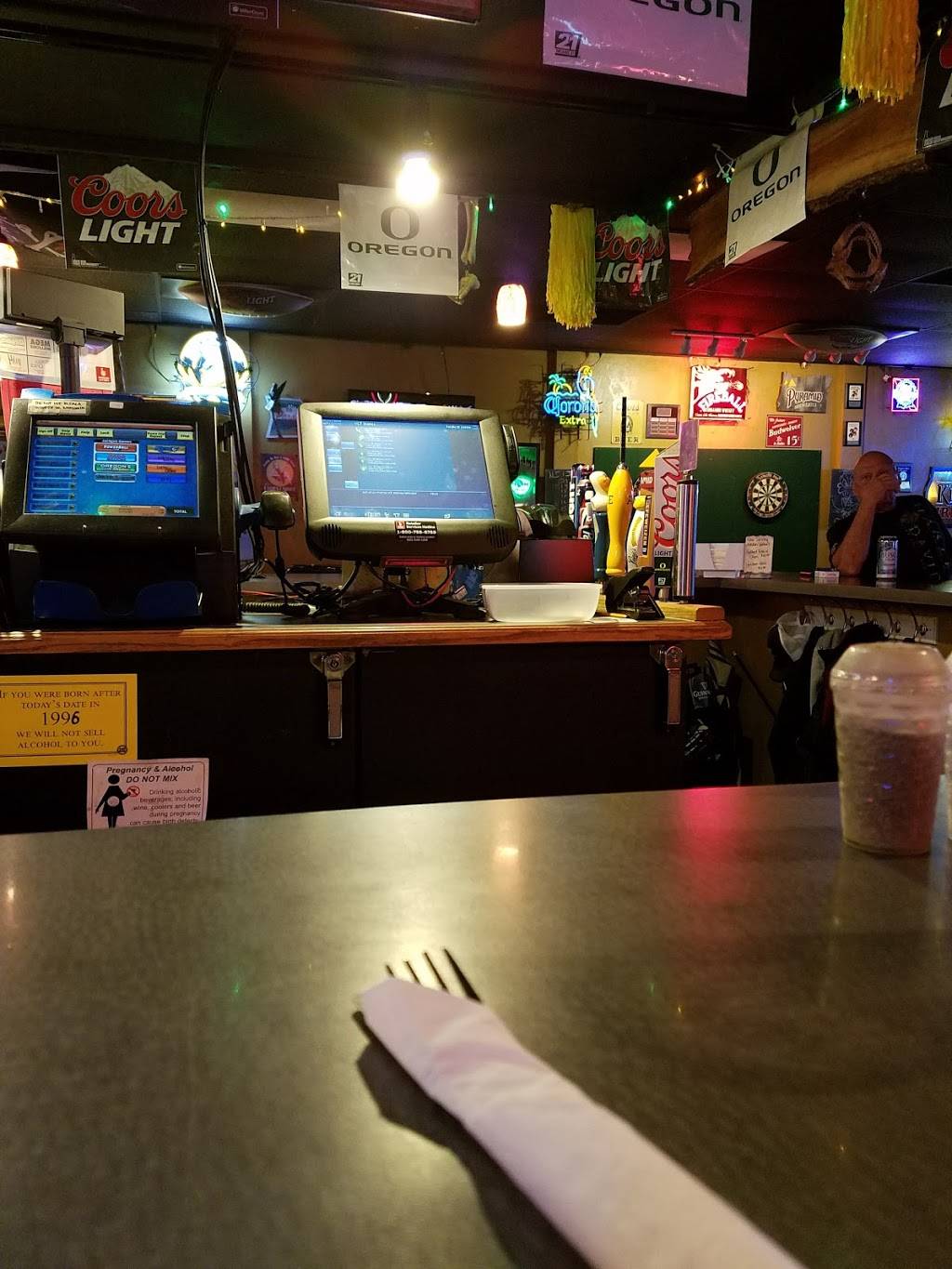 Sharkys Pub and Grub | restaurant | 4221 Main St, Springfield, OR 97478, USA | 5417461188 OR +1 541-746-1188