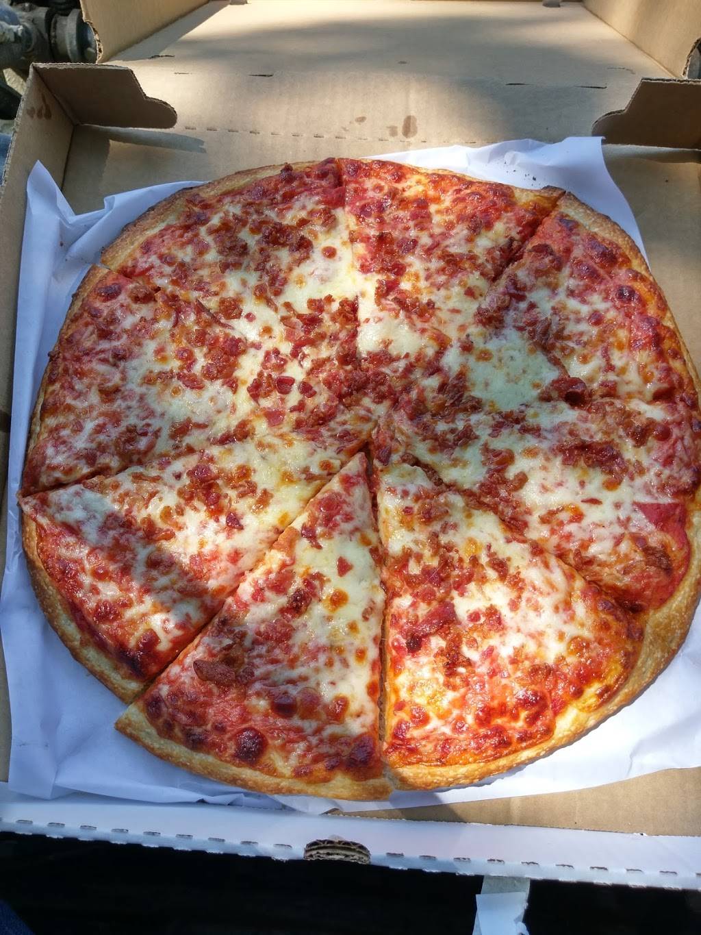 Calz Pizza | restaurant | 738 E Bayview Blvd, Norfolk, VA 23503, USA | 7574803663 OR +1 757-480-3663