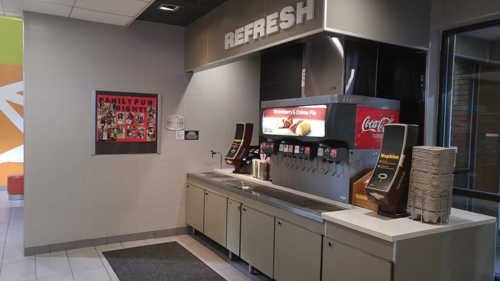 McDonalds | cafe | 3300 Leonardtown Rd, Waldorf, MD 20601, USA | 3016383682 OR +1 301-638-3682