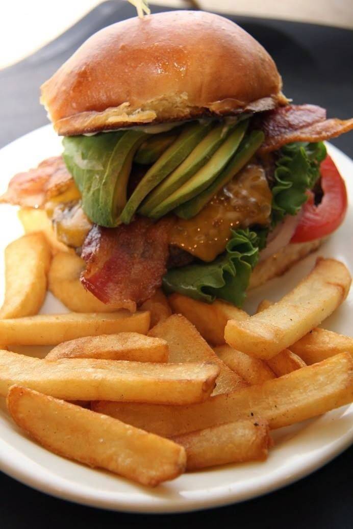 Black Horse Tavern & Grill | restaurant | 1825 Hamner Ave, Norco, CA 92860, USA | 9512782771 OR +1 951-278-2771