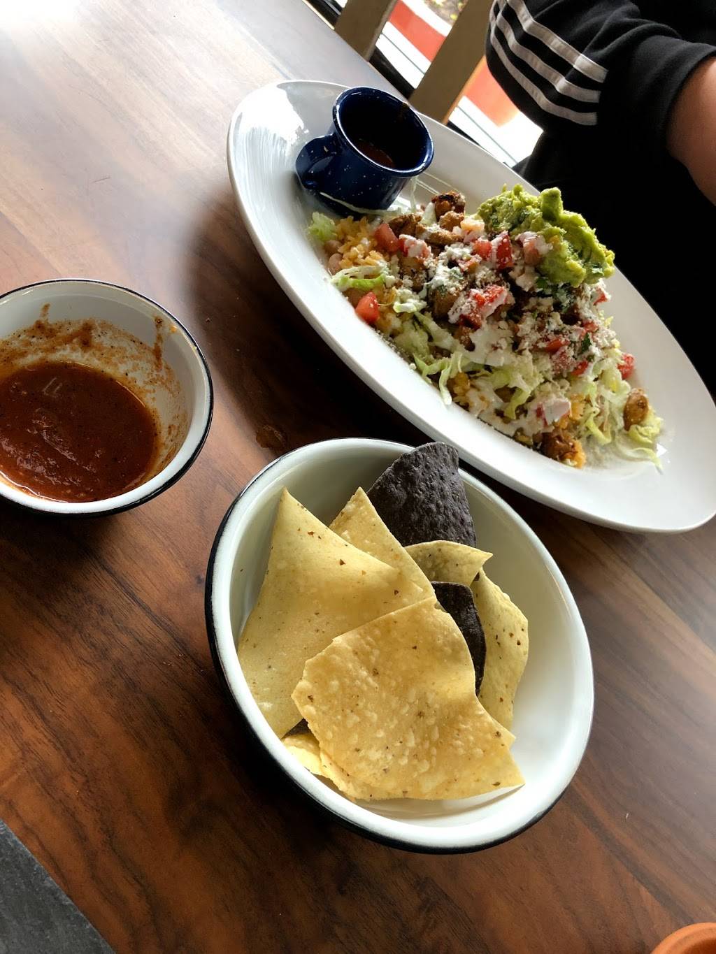 Villa Azteca | restaurant | 157 Main St, Salinas, CA 93901, USA | 8312562669 OR +1 831-256-2669