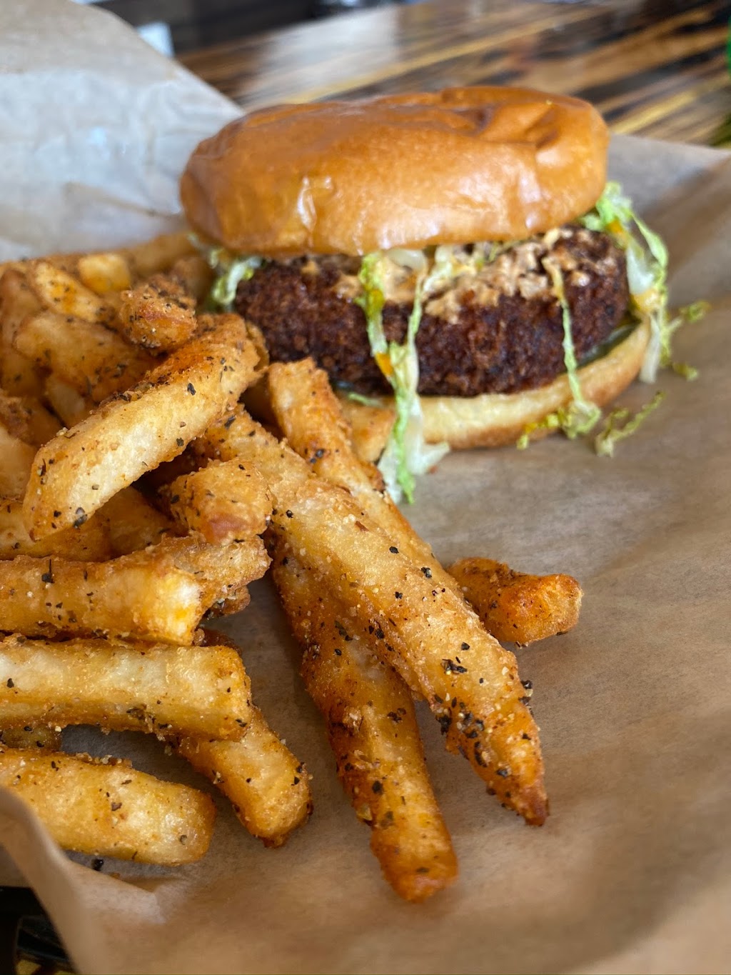 Quirks Oceanfront | restaurant | 1601 Atlantic Ave, Virginia Beach, VA 23451, USA | 7579379571 OR +1 757-937-9571