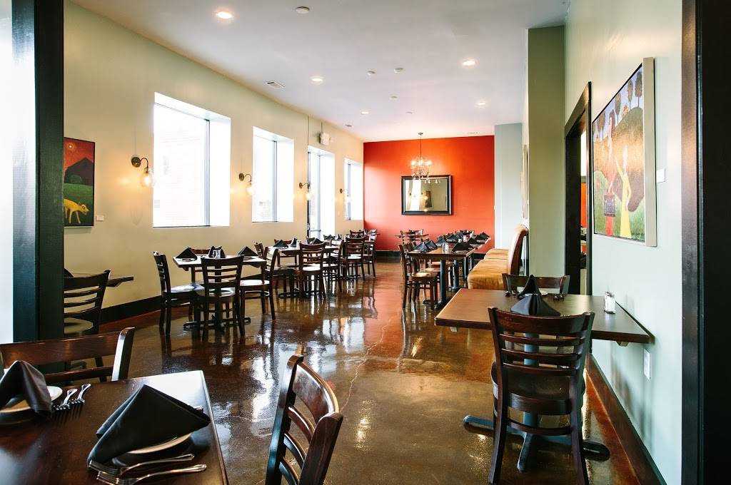 The District Kitchen & Cocktails | restaurant | 1001 N 4th St, Wilmington, NC 28401, USA | 9107696565 OR +1 910-769-6565