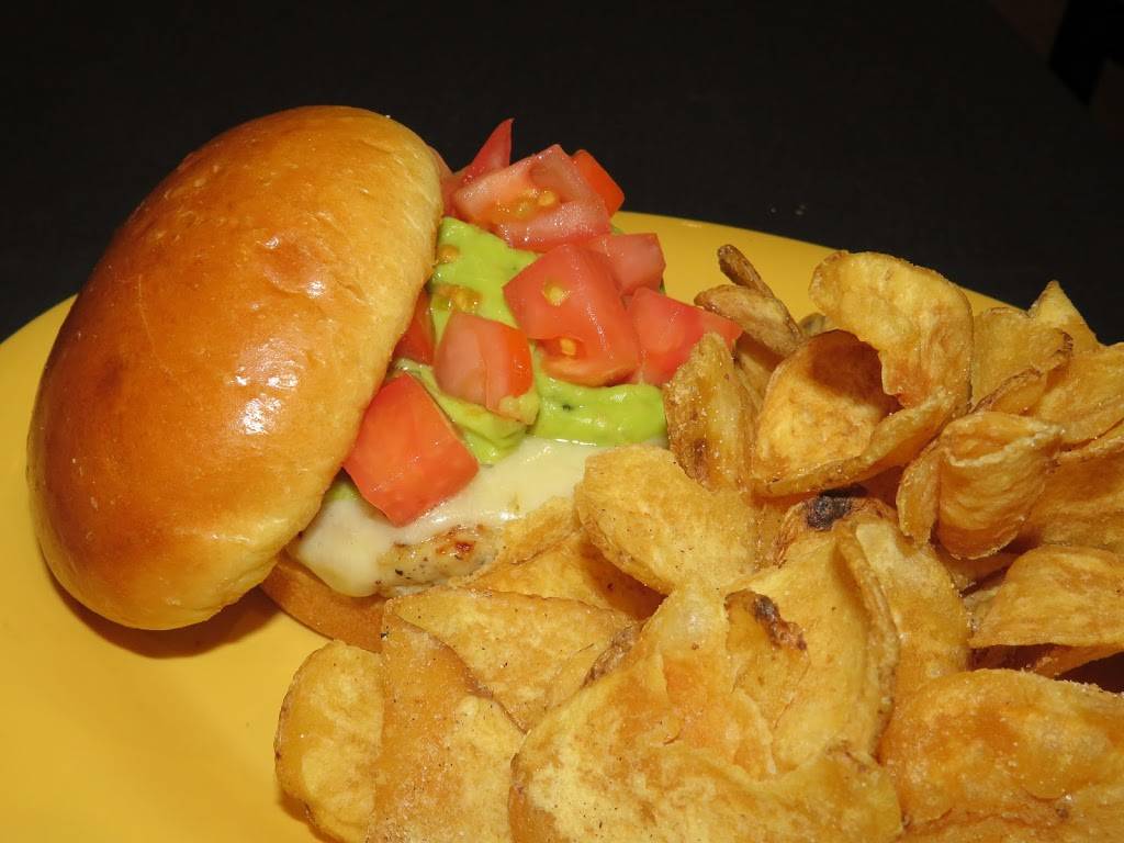 The Creek Pub & Grill | restaurant | 1081 Jason Pl, Chatham, IL 62629, USA | 2174838282 OR +1 217-483-8282