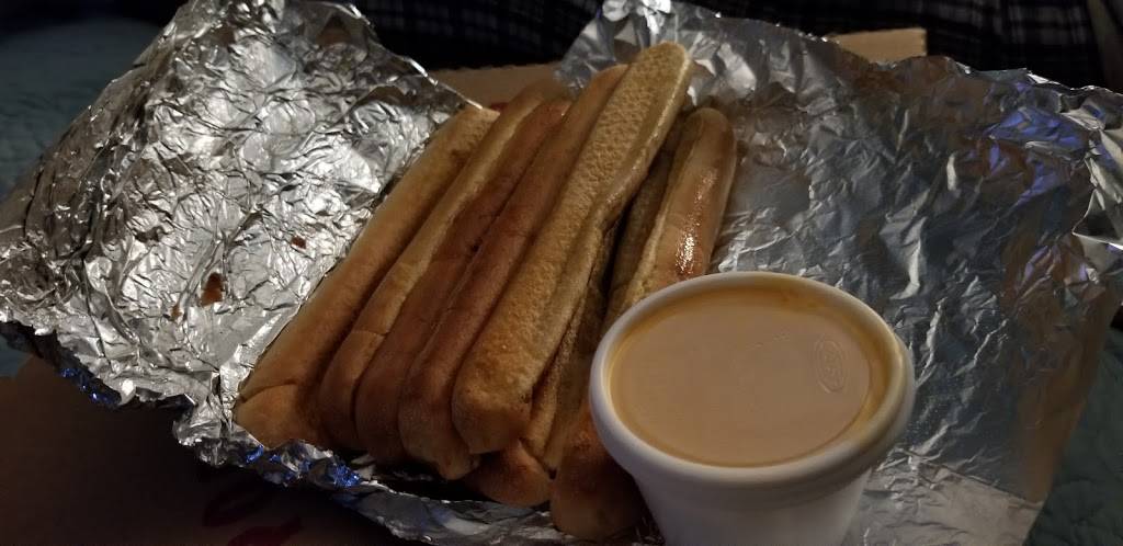 Porkys Pizza | restaurant | 2236 Shelby St, Indianapolis, IN 46203, USA | 3177869434 OR +1 317-786-9434