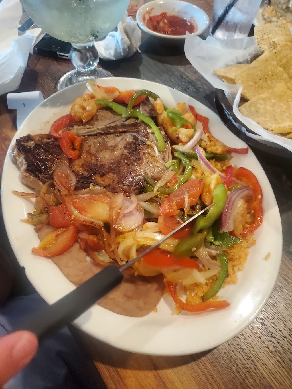 Villas Patio CR | restaurant | 5200 Fountains Dr NE, Cedar Rapids, IA 52411, USA | 3193029292 OR +1 319-302-9292