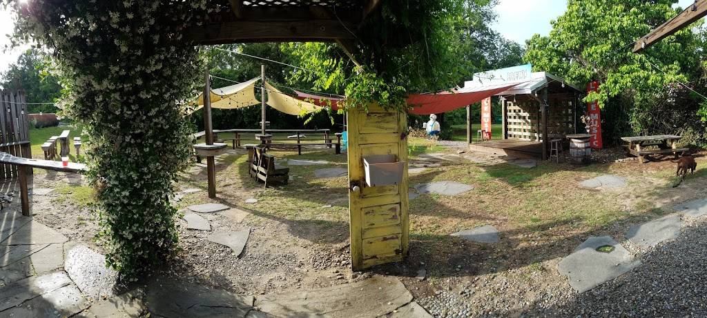 Treehouse Beer Company | restaurant | 911 Cedar Point Blvd, Cedar Point, NC 28584, USA | 2523547911 OR +1 252-354-7911