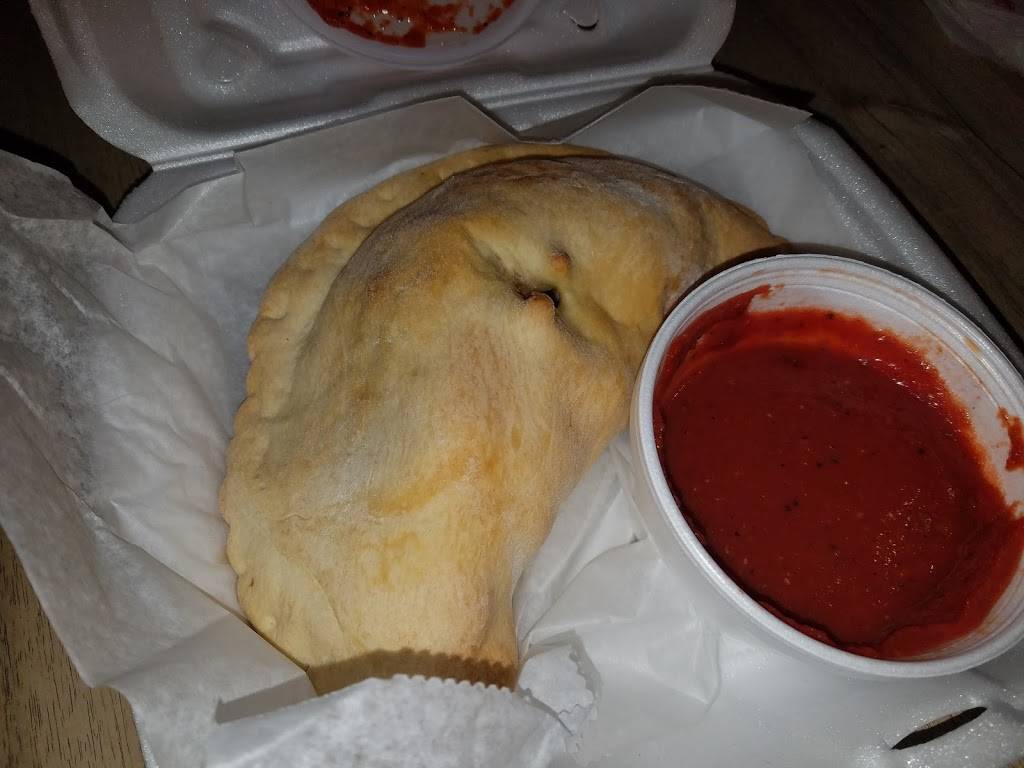 Amatos Pizza Lincoln Park | restaurant | 953 W Willow St, Chicago, IL 60614, USA | 3126401299 OR +1 312-640-1299