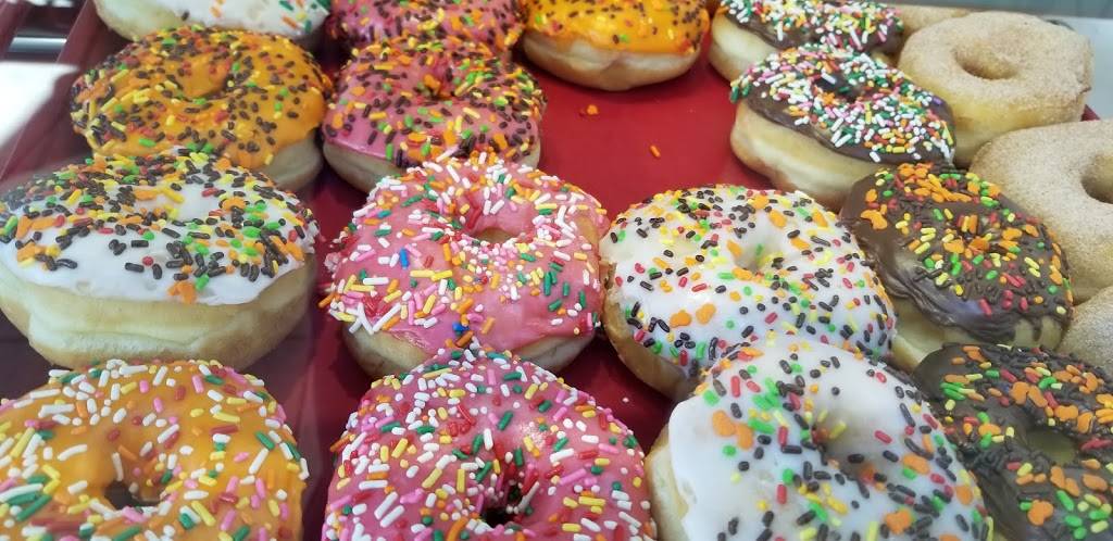 Superbly Donuts. | bakery | 271 US-412, Siloam Springs, AR 72761, USA | 4793736313 OR +1 479-373-6313