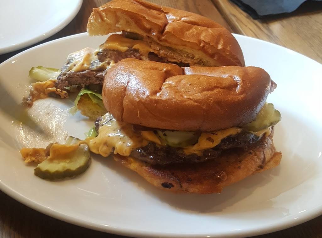 Gray Duck Tavern | restaurant | 345 Wabasha St N, St Paul, MN 55102, USA | 6513409022 OR +1 651-340-9022