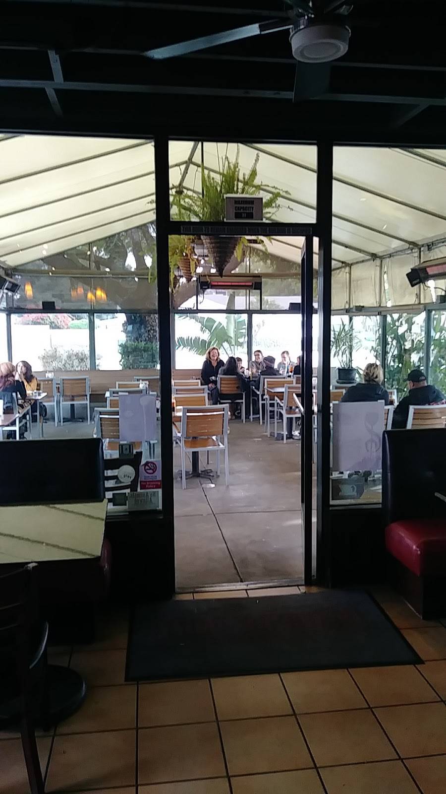 Riverside Bar & Grill | meal takeaway | 5258 Riverside Dr, Chino, CA 91710, USA | 9096274144 OR +1 909-627-4144