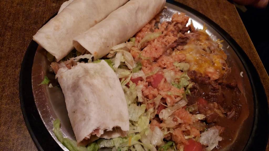 El Charritos-Helenas Original Restaurante | restaurant | 201 Mill St, Davison, MI 48423, USA | 8106589308 OR +1 810-658-9308