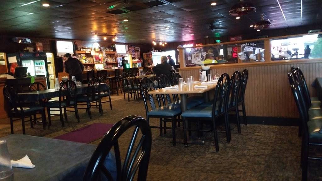 The Stadium Bar & Grill | restaurant | 915 US-52, Guttenberg, IA 52052, USA | 5632522448 OR +1 563-252-2448