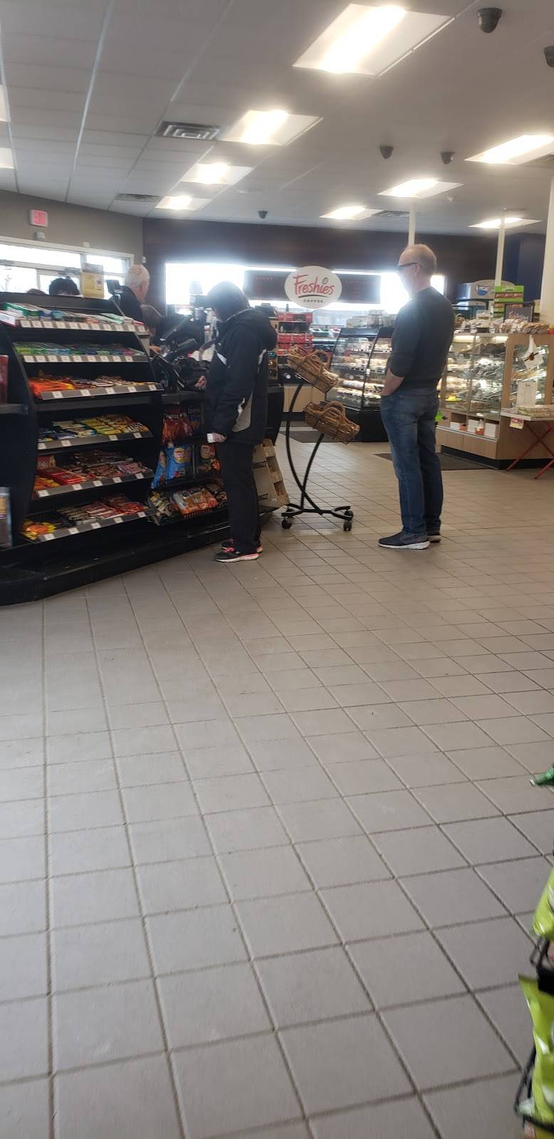 On the Run | meal takeaway | 2 Main Rd, Milford, ME 04461, USA | 2078277464 OR +1 207-827-7464