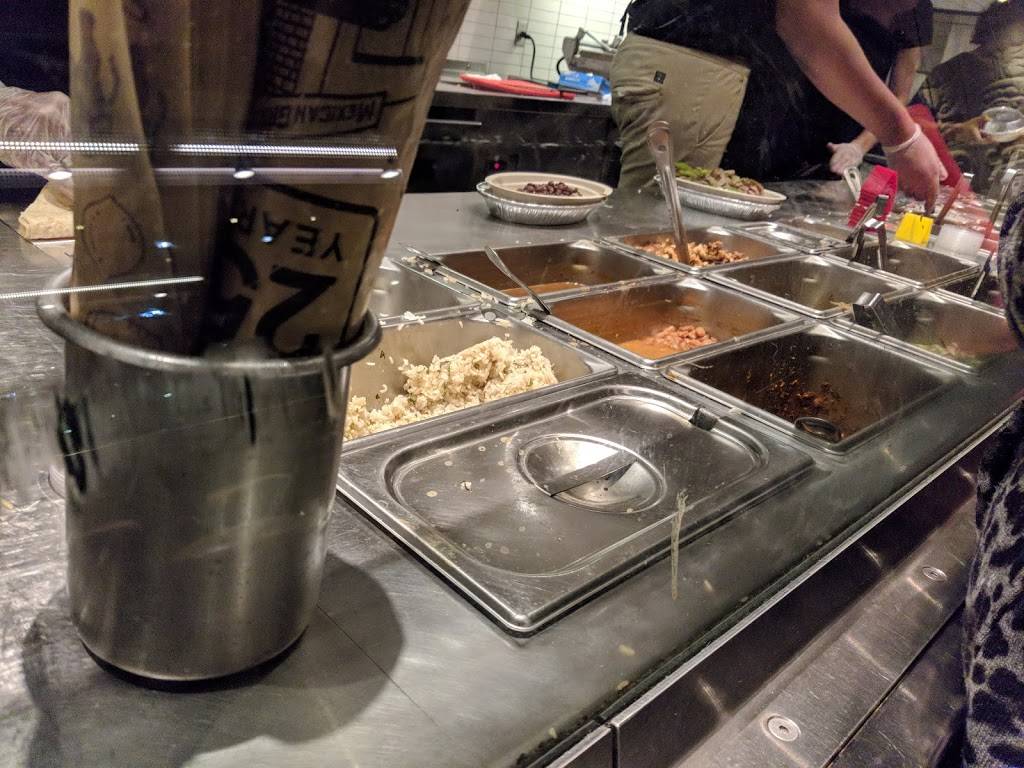 Chipotle Mexican Grill | restaurant | 9205 E State Rte 350, Raytown, MO 64133, USA | 8167430284 OR +1 816-743-0284