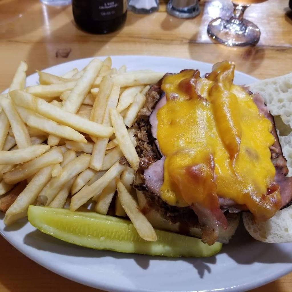 Brown Bear | restaurant | 135 N Michigan Ave, Shelby, MI 49455, USA | 2318615014 OR +1 231-861-5014