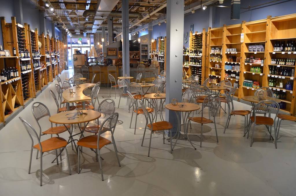 Chesapeake Wine Company | restaurant | 2400 Boston St, Baltimore, MD 21224, USA | 4105224556 OR +1 410-522-4556