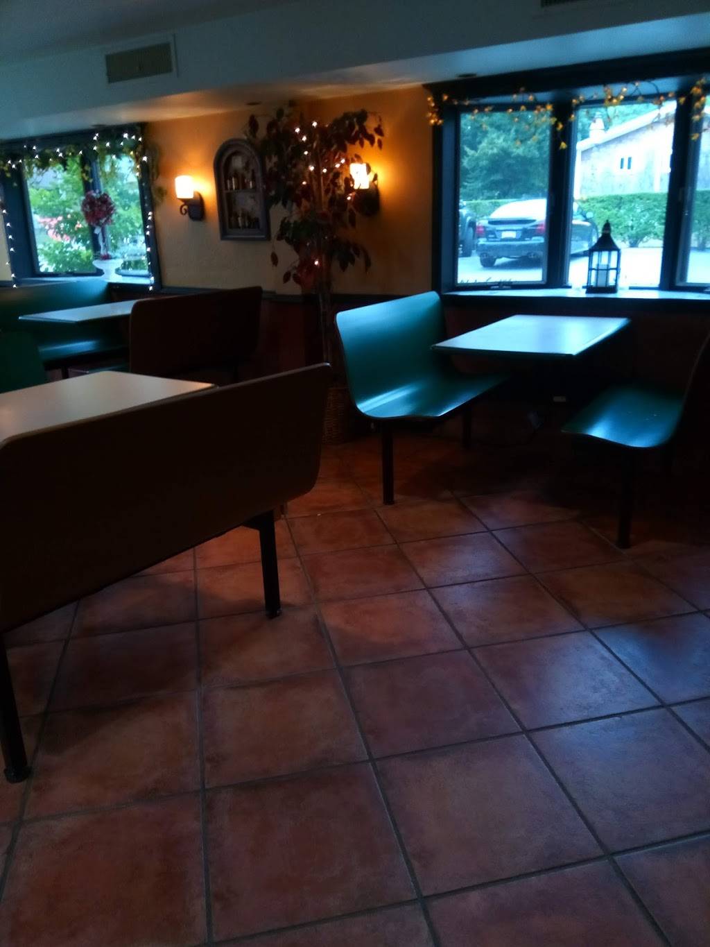 A-1 Pizza | restaurant | 20 S of Commons Rd, Little Compton, RI 02837, USA | 4016358353 OR +1 401-635-8353