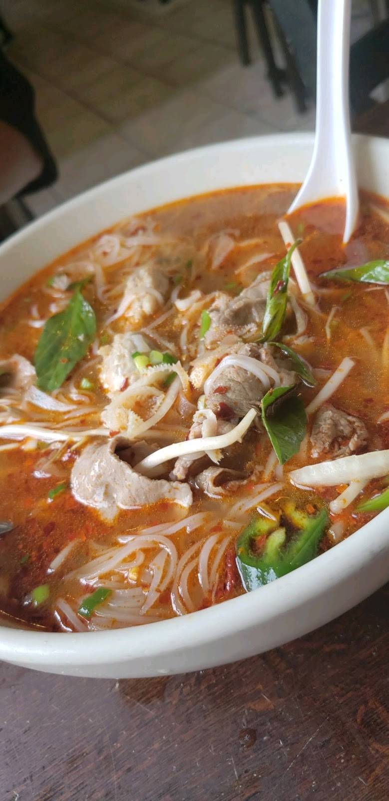 Pho n Seafood | restaurant | 924 N Court St, Visalia, CA 93291, USA | 5597323663 OR +1 559-732-3663