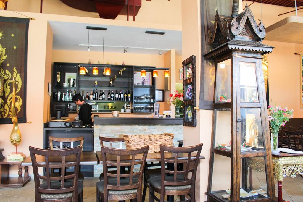 Sukothai Restaurant | restaurant | 2055 Winston Park Dr, Oakville, ON L6H 6P5, Canada | 9058299978 OR +1 905-829-9978