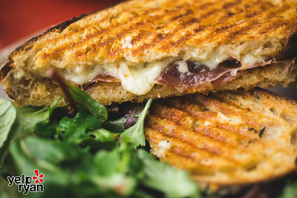 Mission Cheese | restaurant | 736 Valencia St, San Francisco, CA 94110, USA | 4155538667 OR +1 415-553-8667