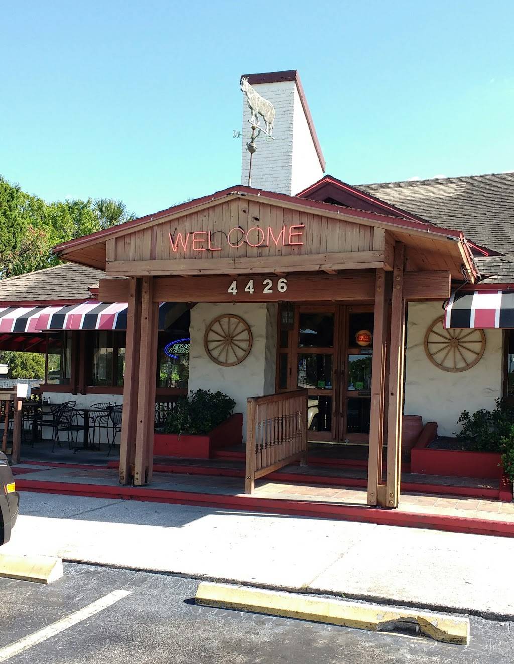 The Ranch House Grill | restaurant | 4426 W Gandy Blvd, Tampa, FL 33611, USA | 8138319759 OR +1 813-831-9759