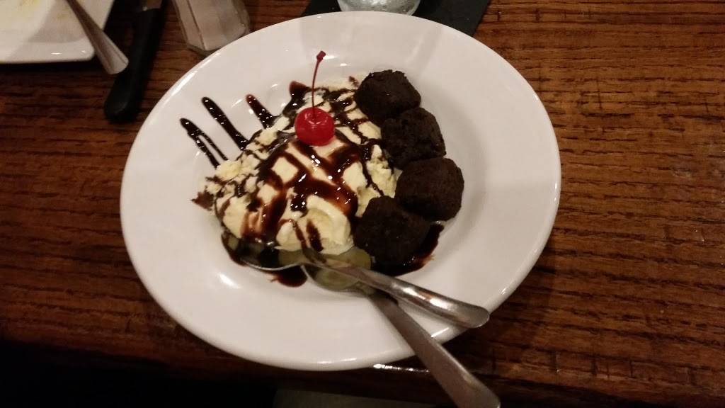 Steaks on the Square | restaurant | 112 Westover Dr, Danville, VA 24541, USA | 4347929663 OR +1 434-792-9663