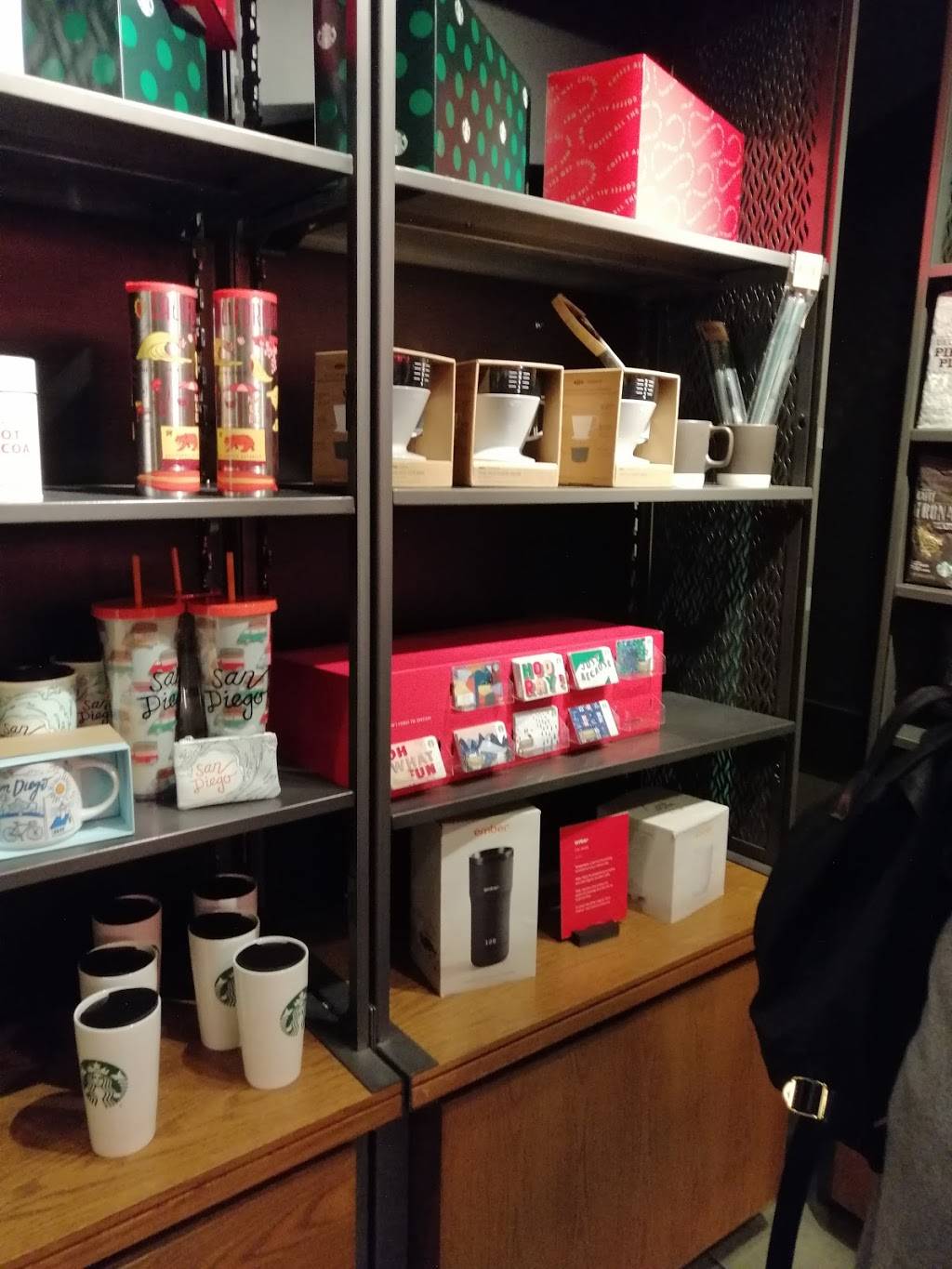 Starbucks | cafe | 2230 E Plaza Blvd, National City, CA 91950, USA | 6194725318 OR +1 619-472-5318