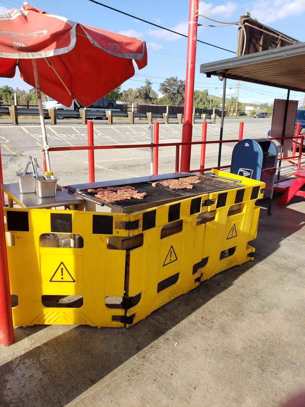 Lake Mathews Market | restaurant | 17679 Cajalco Rd, Perris, CA 92570, USA | 9517802899 OR +1 951-780-2899