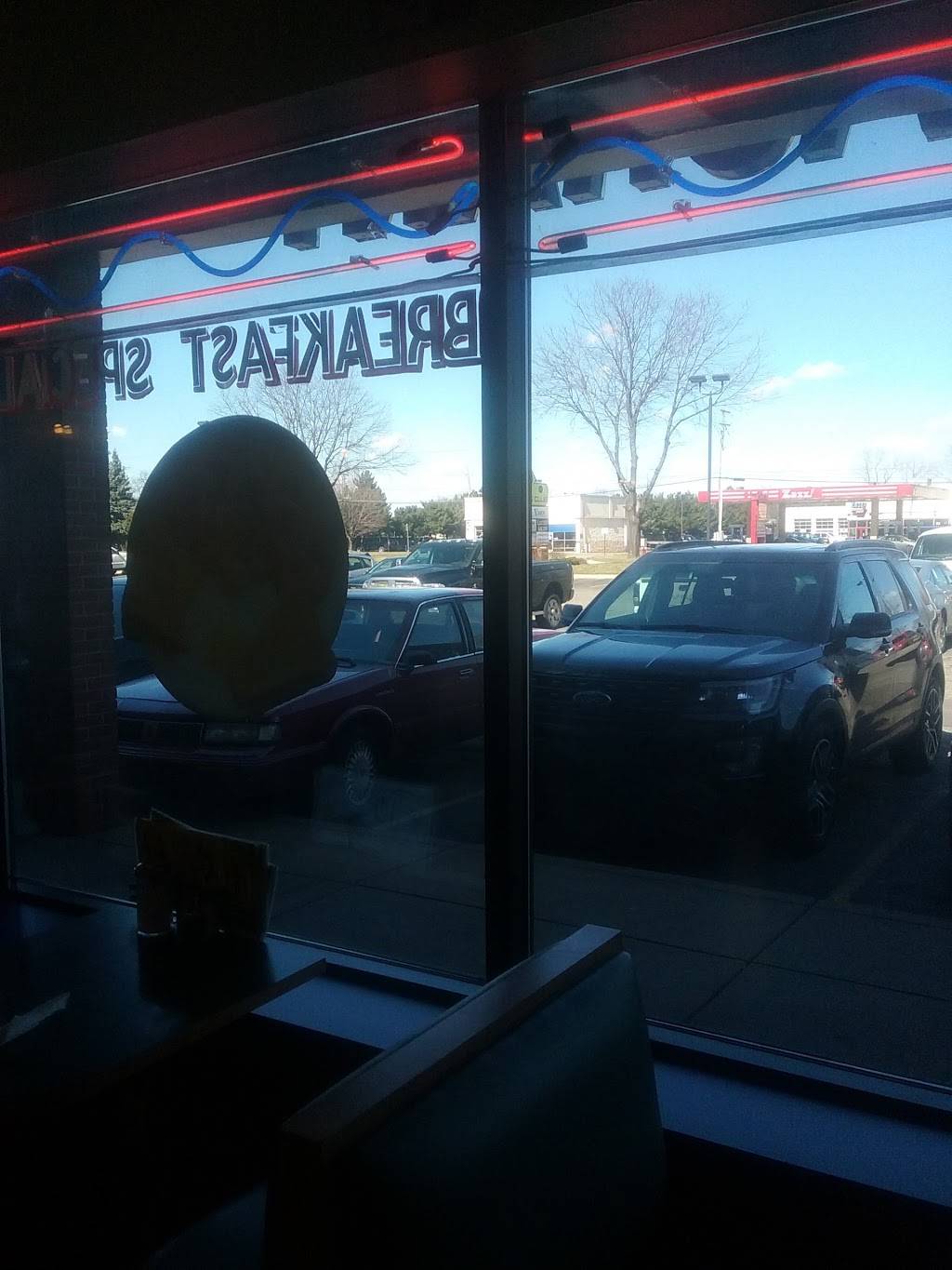 Johnnys Coney Island | restaurant | 5762 15 Mile Rd, Sterling Heights, MI 48310, USA | 5862684950 OR +1 586-268-4950