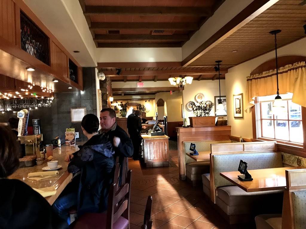 Olive Garden Italian Restaurant | meal takeaway | 100 Nut Tree Pkwy, Vacaville, CA 95687, USA | 7074482715 OR +1 707-448-2715