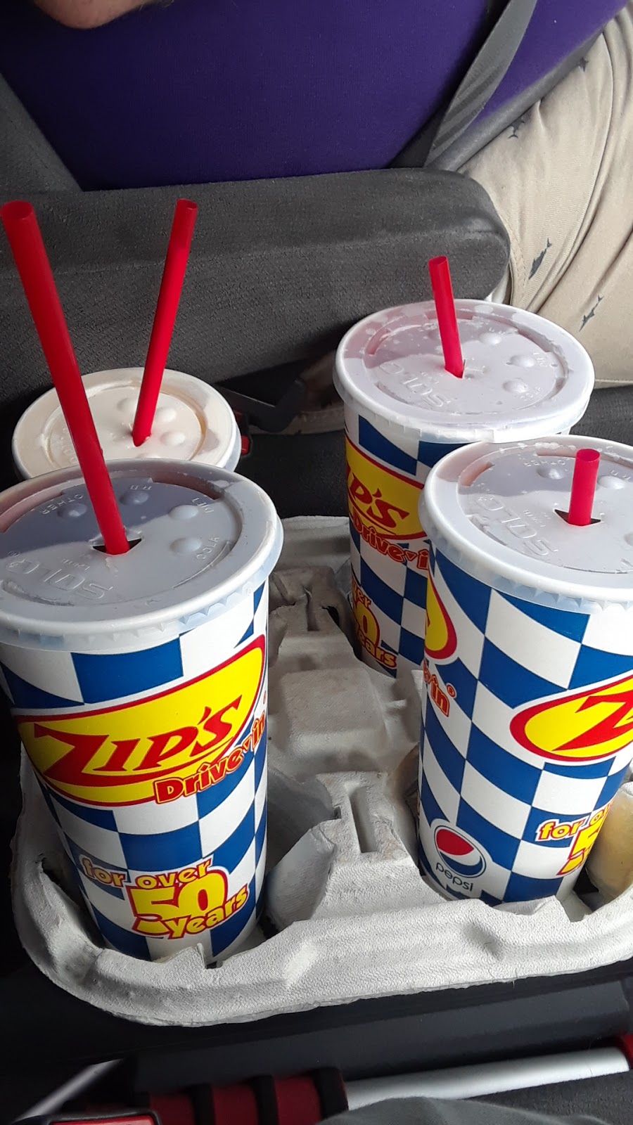 Zips Drive In | restaurant | 3212 N Market St, Spokane, WA 99207, USA | 5094898264 OR +1 509-489-8264