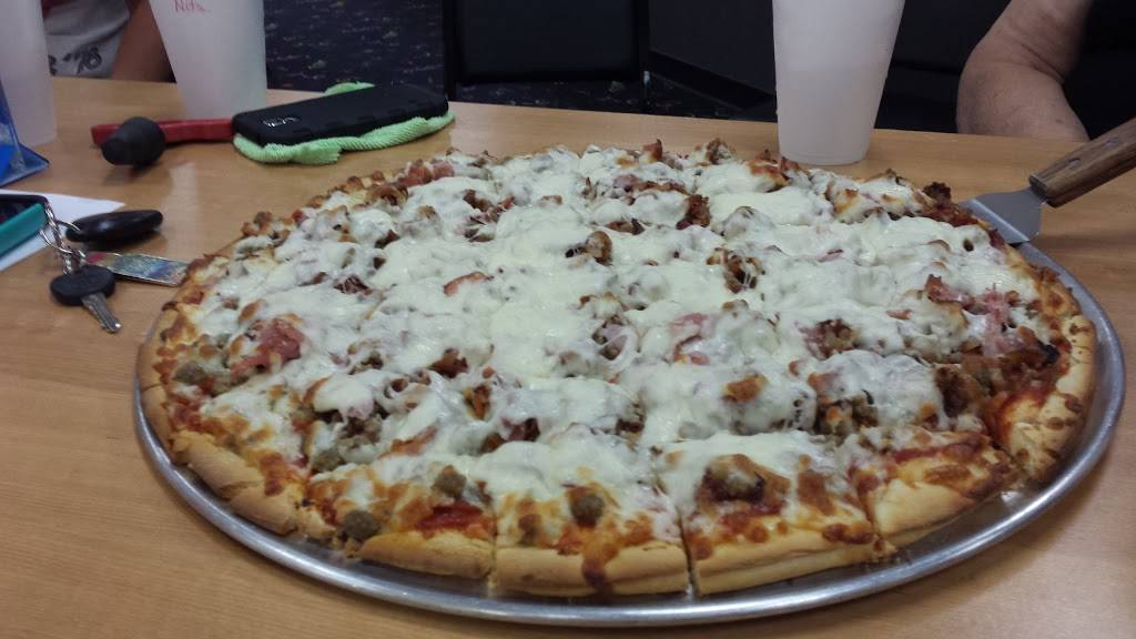 The Pickle Lounge and Northside Lanes | restaurant | 1776 Independence Parkway, Hartford City, IN 47348, USA | 7653474186 OR +1 765-347-4186