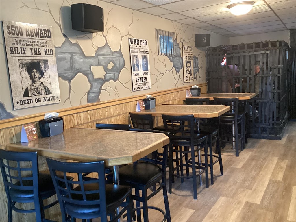 TP’s Cooler | restaurant | 201 S Cherry St, Shell Rock, IA 50670, USA | 3198854801 OR +1 319-885-4801