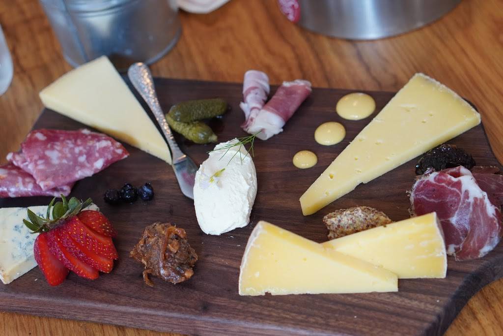 Valley Ford Cheese and Creamery | restaurant | 14390 Valley Ford Rd, Valley Ford, CA 94972, USA | 7072935636 OR +1 707-293-5636