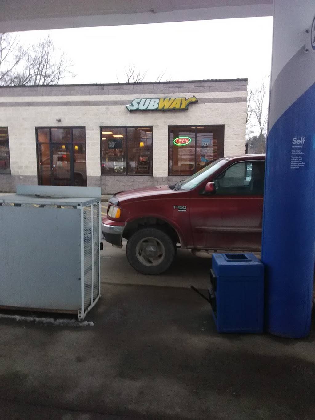 Subway | restaurant | 45880 National Rd W, St Clairsville, OH 43950, USA | 7406950550 OR +1 740-695-0550