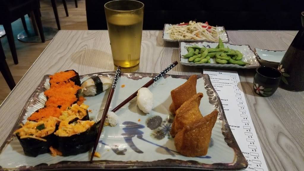Sushi Sakura | restaurant | 3400 Chemin des Quatre-Bourgeois, Québec, QC G1W 2L3, Canada | 5819818008 OR +1 581-981-8008