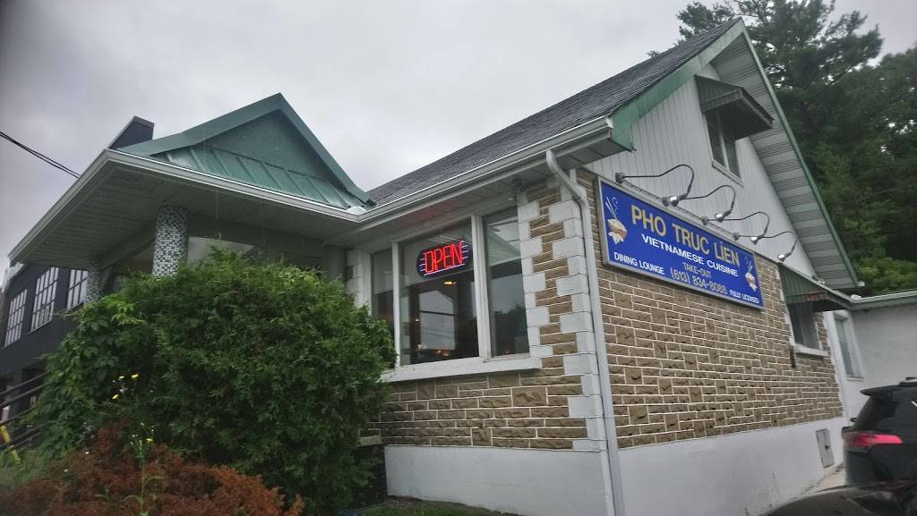 Pho Truc Lien | restaurant | 3010 St Joseph Blvd, Orléans, ON K1C 7C2, Canada | 6138348088 OR +1 613-834-8088