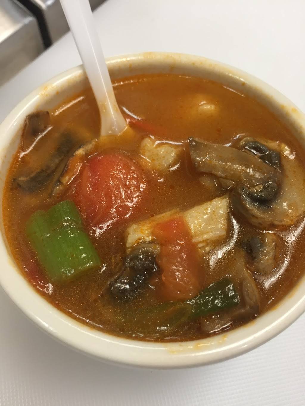 Von Thai | restaurant | 11494 E 10 Mile Rd, Warren, MI 48089, USA | 5864864930 OR +1 586-486-4930