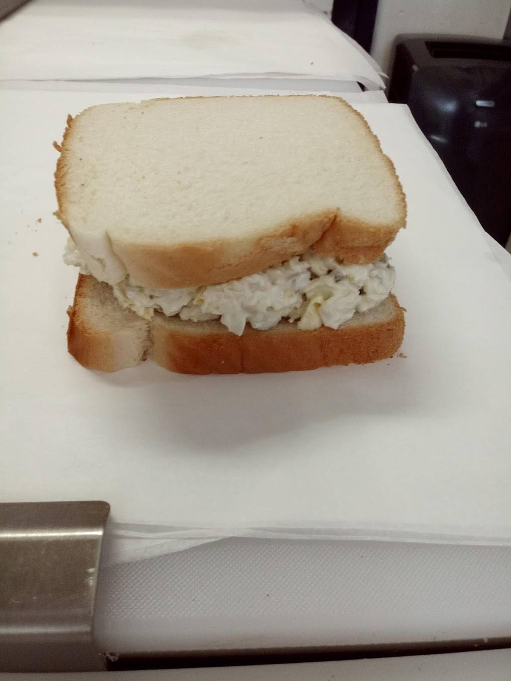 Market Grill | restaurant | 1209 Farmers Market Dr, Raleigh, NC 27603, USA | 9198288367 OR +1 919-828-8367